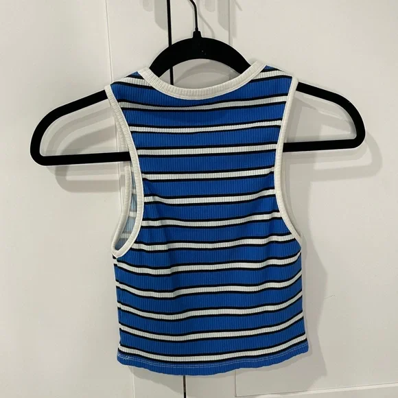 Alice + Olivia Andre Fitted Cropped Tank - Picture 10 of 11